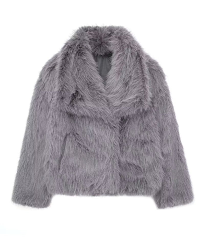 Millie | Elegant Cropped Black Women's Faux Fur Coat for Winter