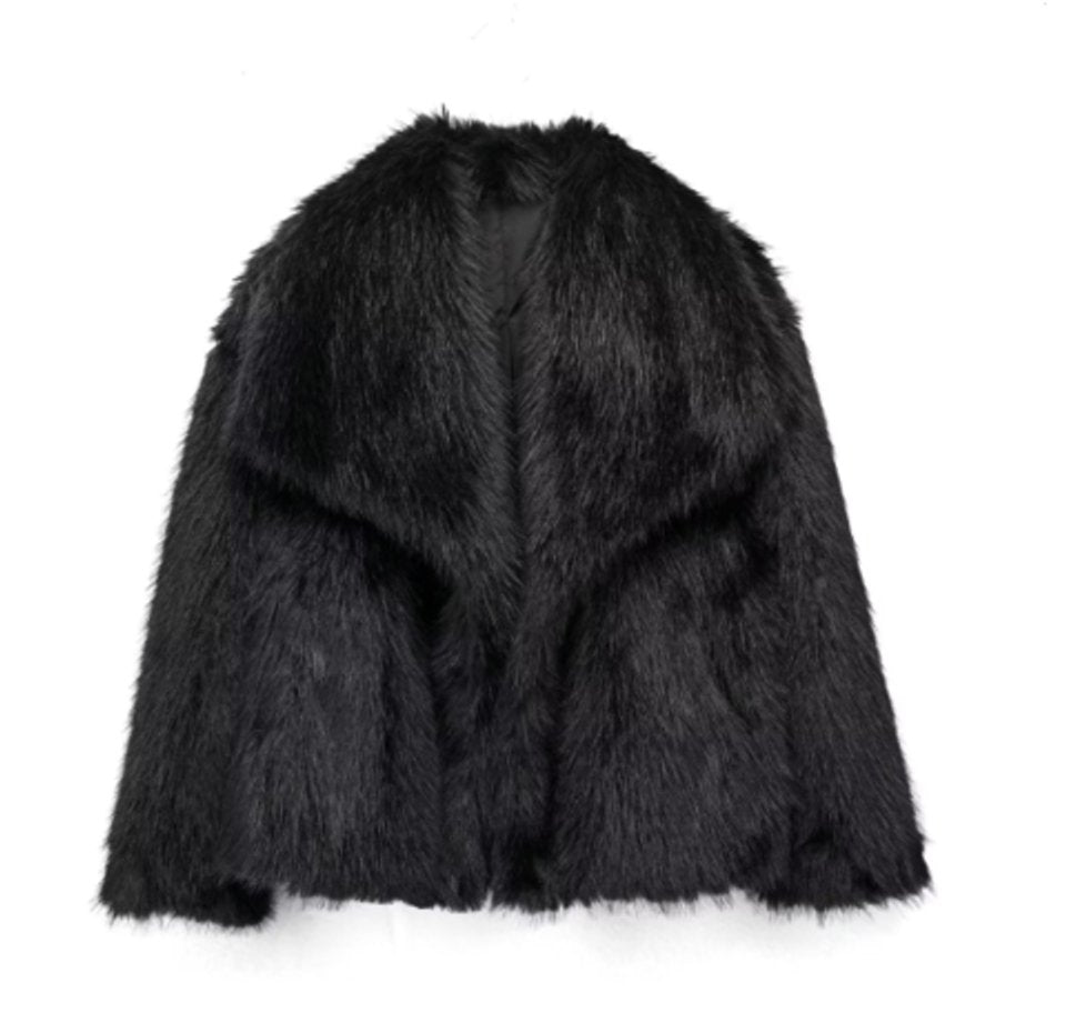 Millie | Elegant Cropped Black Women's Faux Fur Coat for Winter