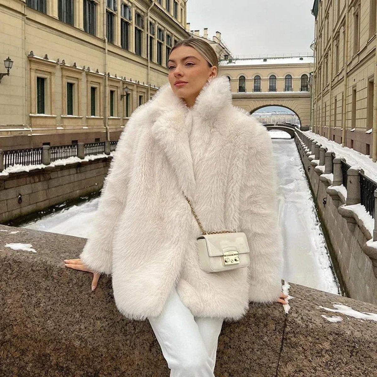 Alice | Oversized Teddy Women's Faux Fur Jacket for Winter