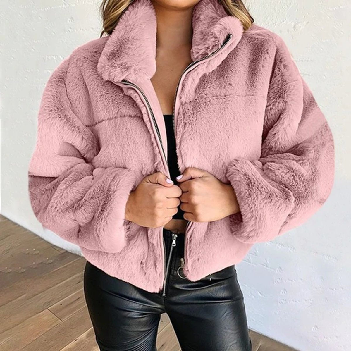 Nora | Fluffy Zip-Up Short Women's Faux Fur Coat for Winter