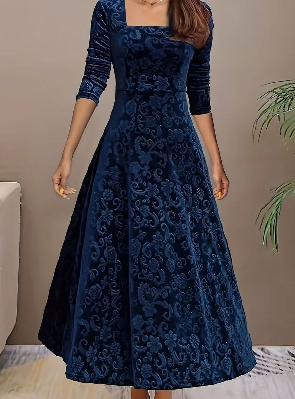 Mia | Embossed Velvet Women's Party Dress