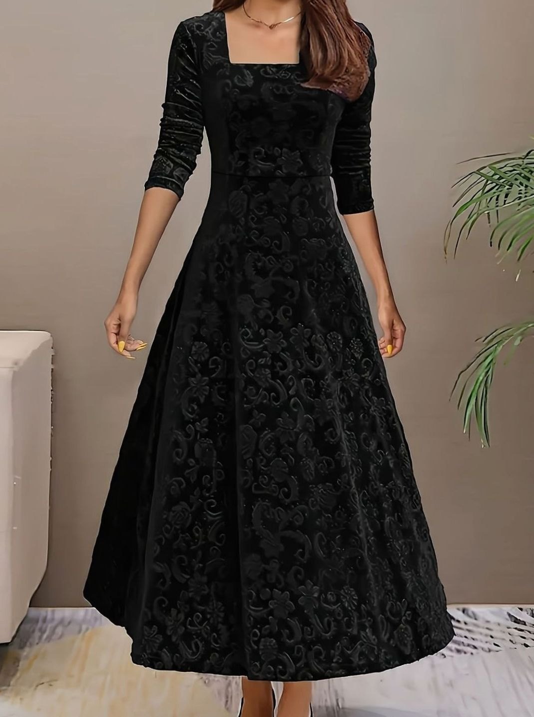 Mia | Embossed Velvet Women's Party Dress